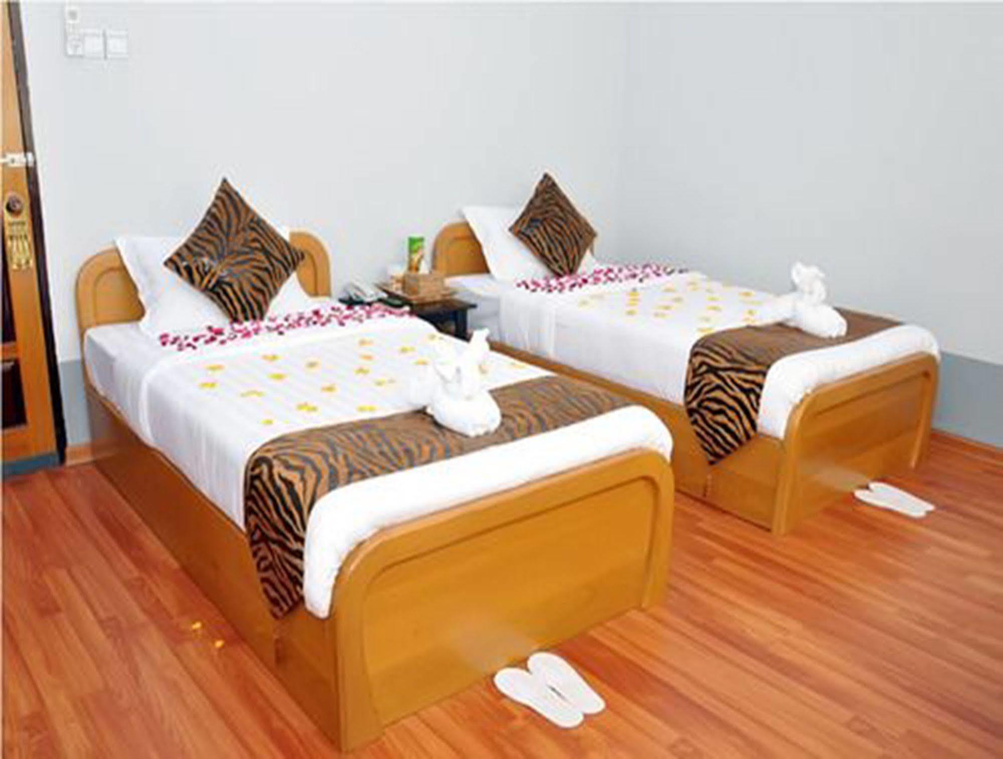 Royal Tulip Hotel Mandalay Ngoại thất bức ảnh